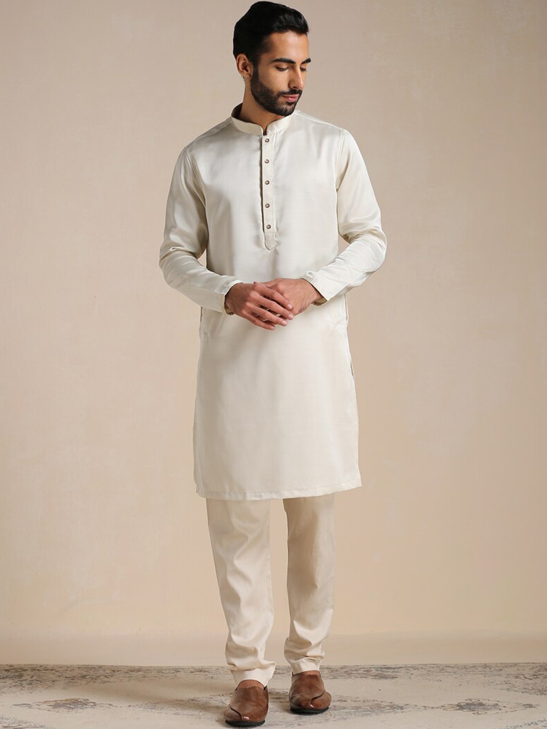 

Manyavar Men Mandarin Collar Kurta with Pyjamas, White