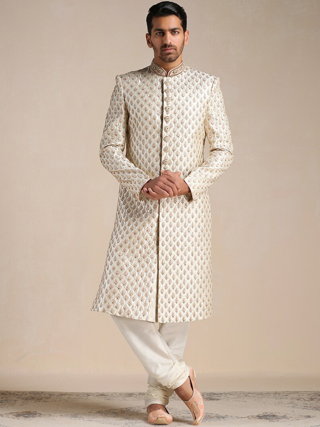 

Manyavar Men Self-Design Sherwani Set, Green