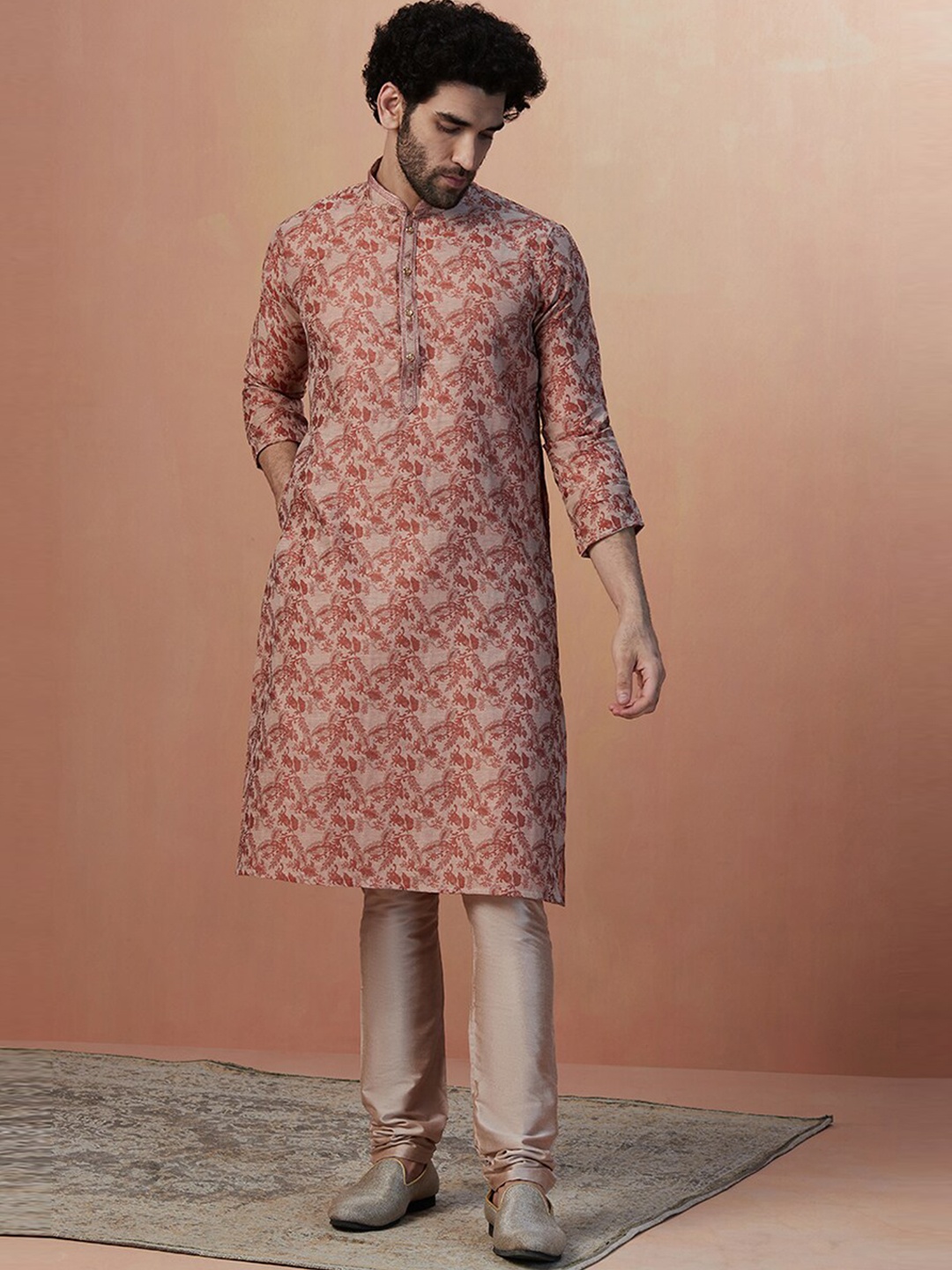 

Manyavar Men Printed Kurta with Pyjamas, Rust