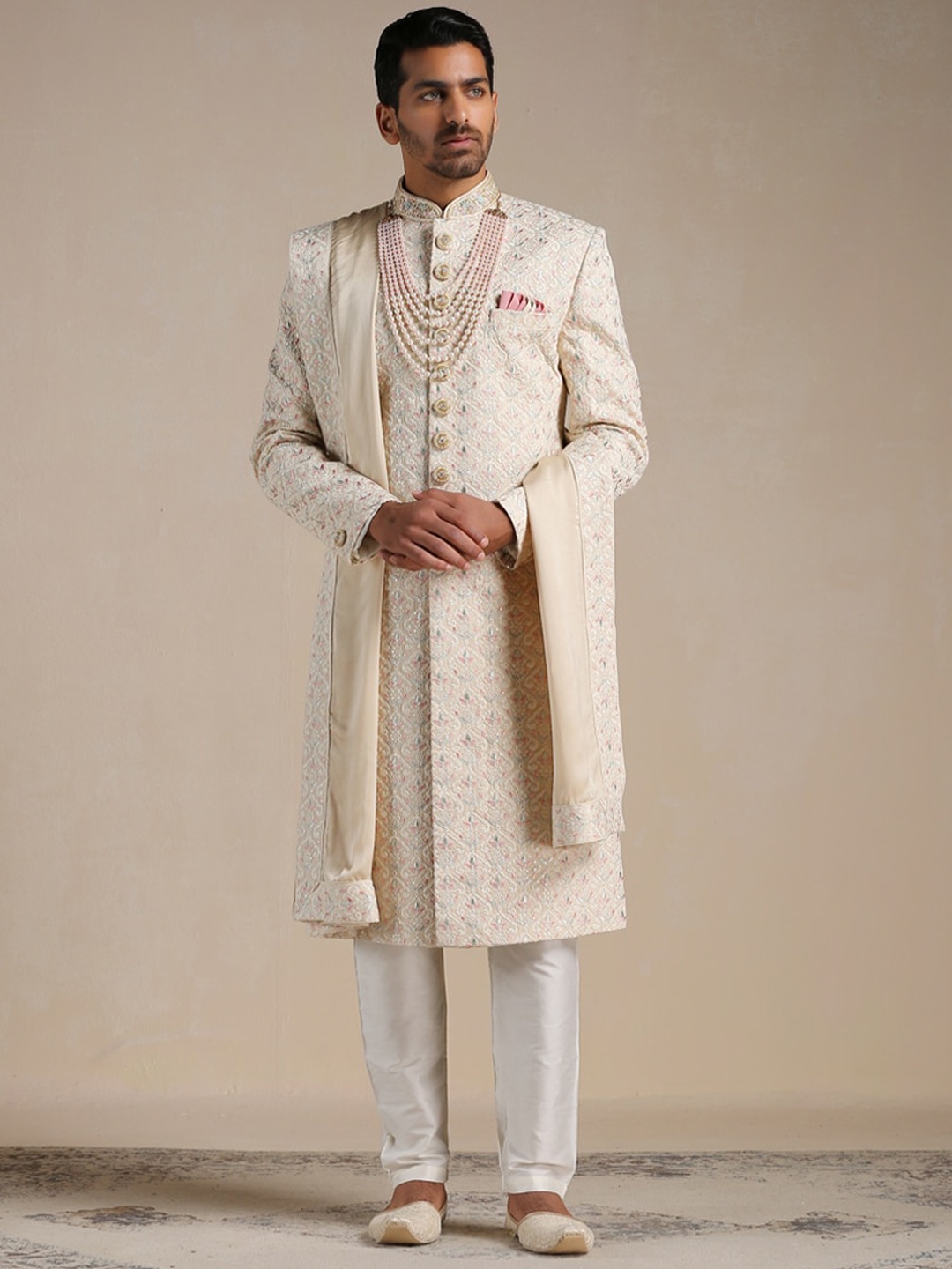 

Manyavar Men All Over Self Design Full Sleeve Sherwani Set, Beige