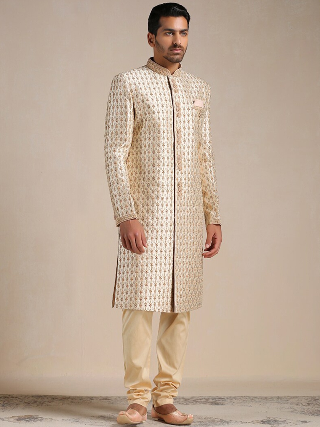 

Manyavar Men Self Design Sherwani Set, Beige