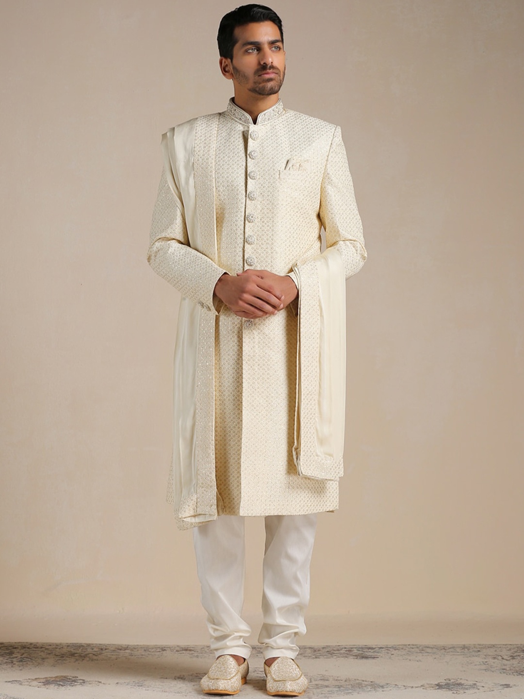 

Manyavar Men Self-Design Art Silk Full Sleeves Sherwani Set, Cream