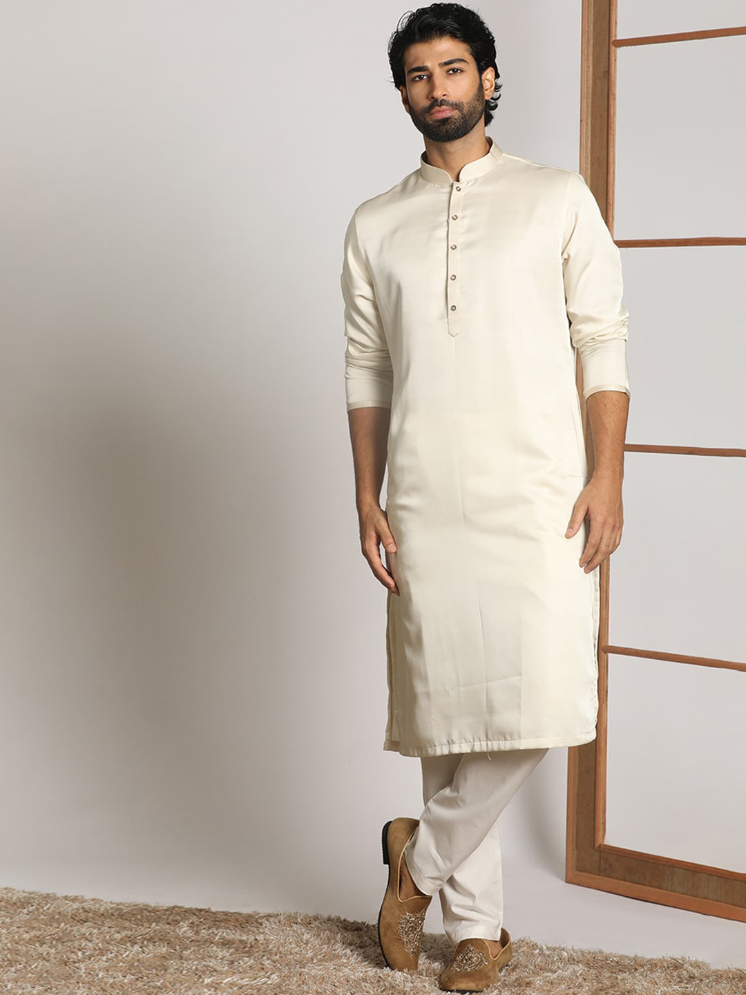 

Manyavar Men Kurta with Pyjamas, Cream