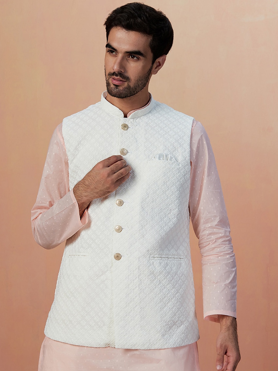 

Manyavar Men Floral Embroidered Nehru Jacket, Off white