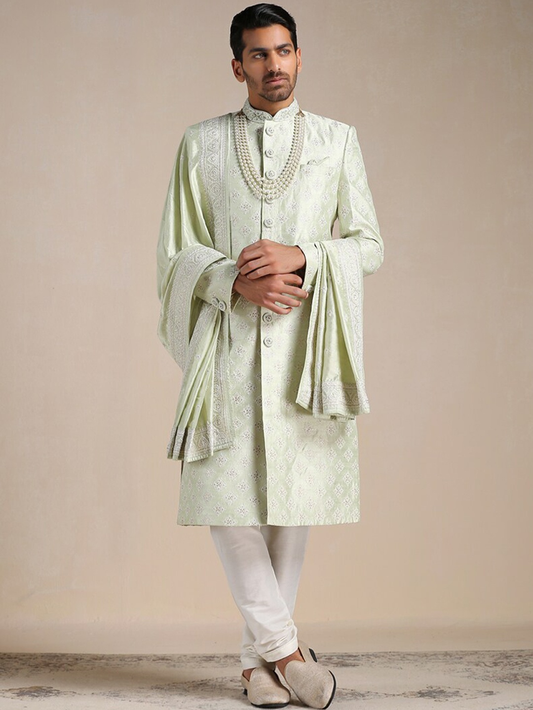 Manyavar Men Self-Design Art Silk Sherwani Set, Green