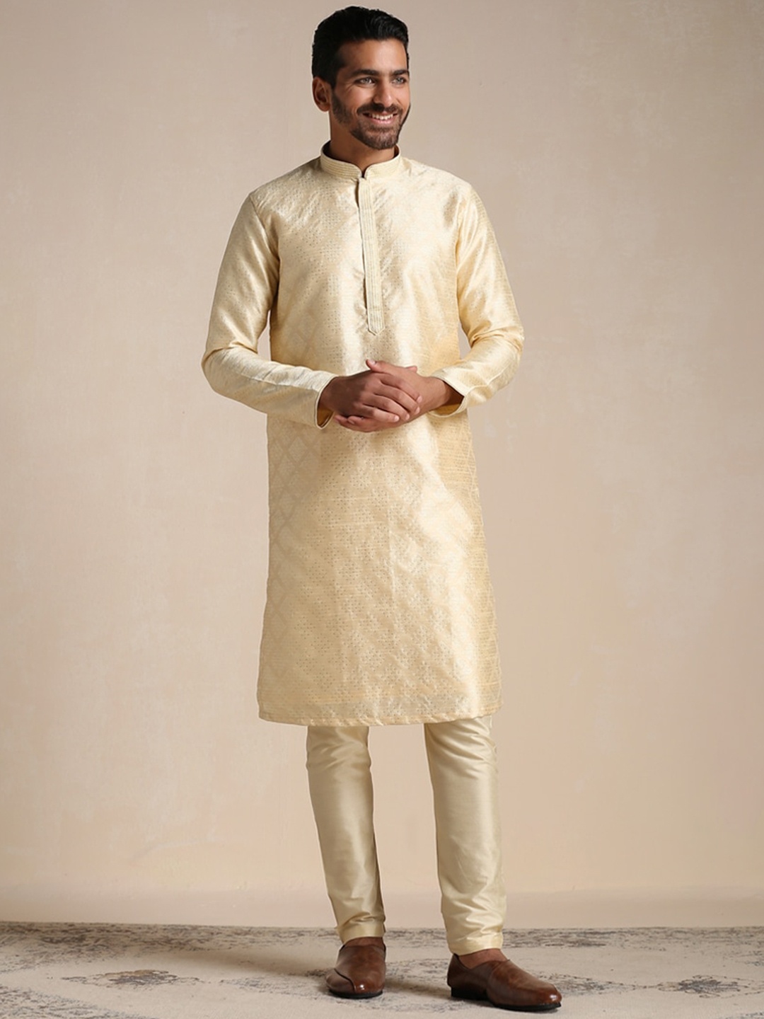 

Manyavar Men Kurta with Pyjamas, Beige