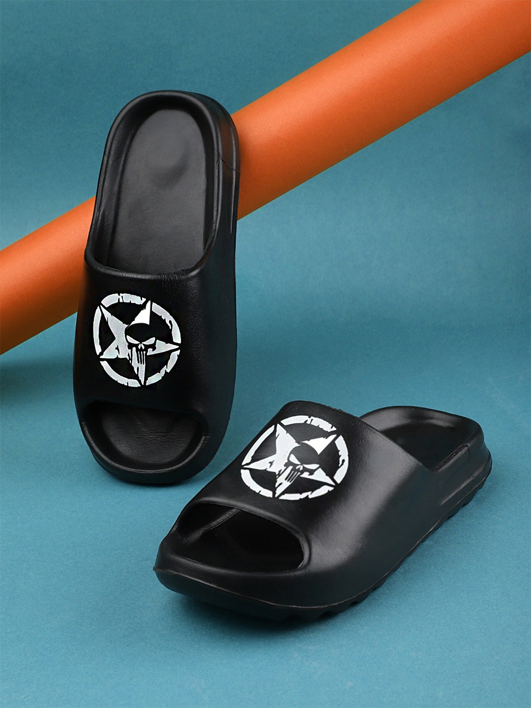 

Pampy Angel Men Printed Rubber Sliders, Black
