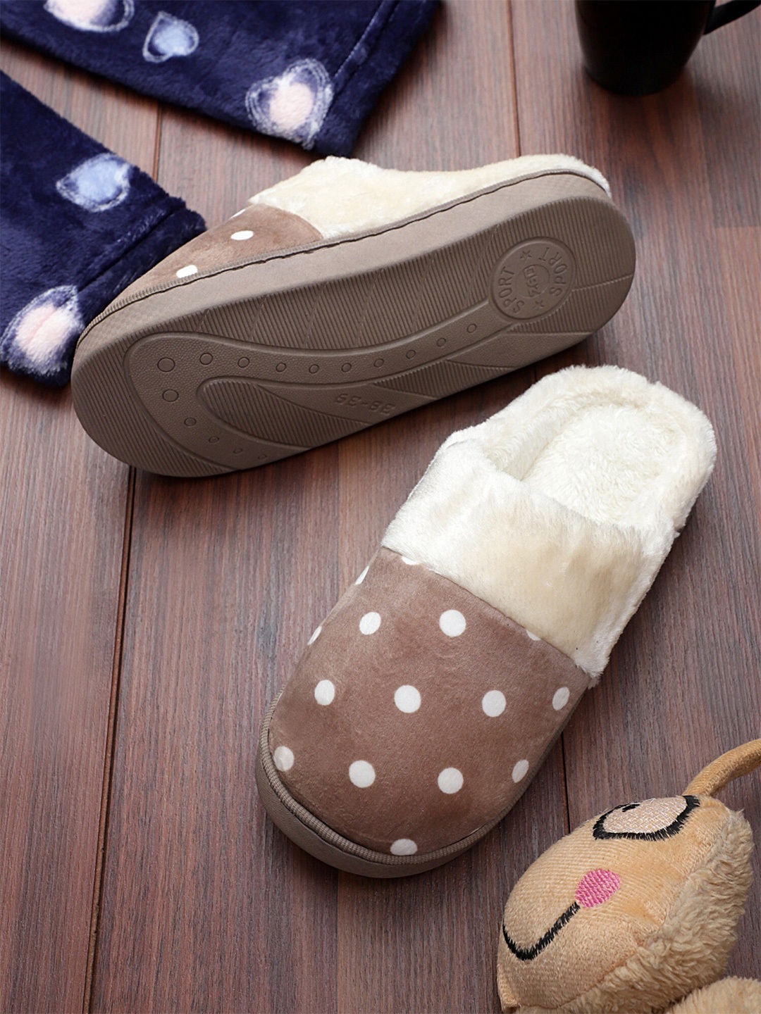 

Pampy Angel Women Printed Room Slippers, Brown