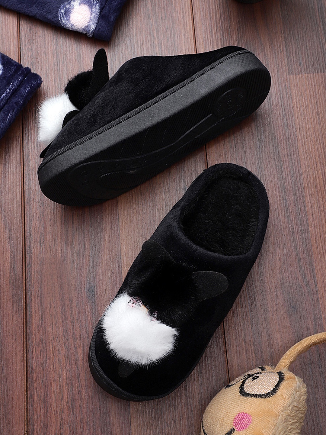 

Pampy Angel Women Room Slippers, Black