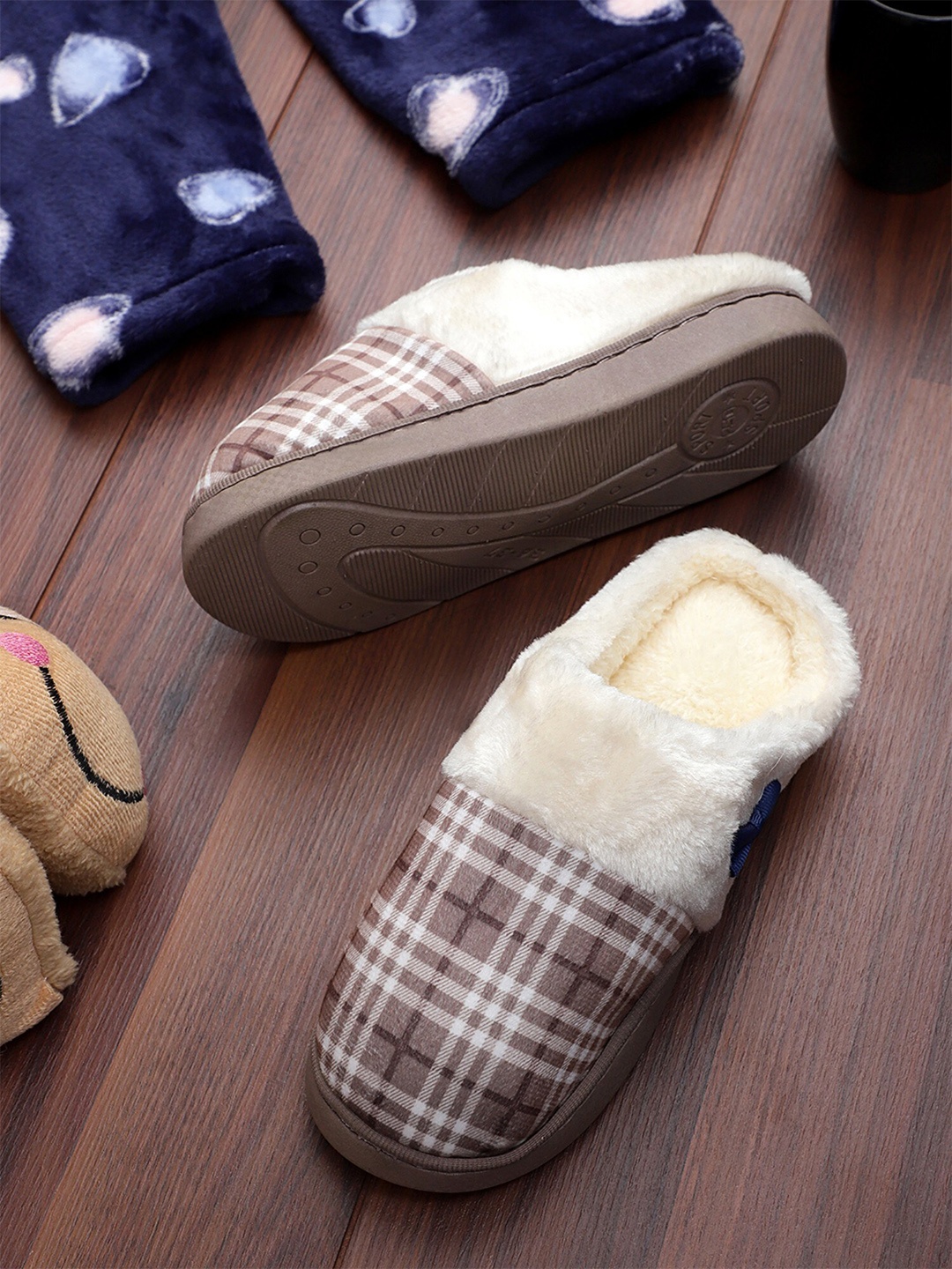 

Pampy Angel Women Printed Room Slippers, Brown