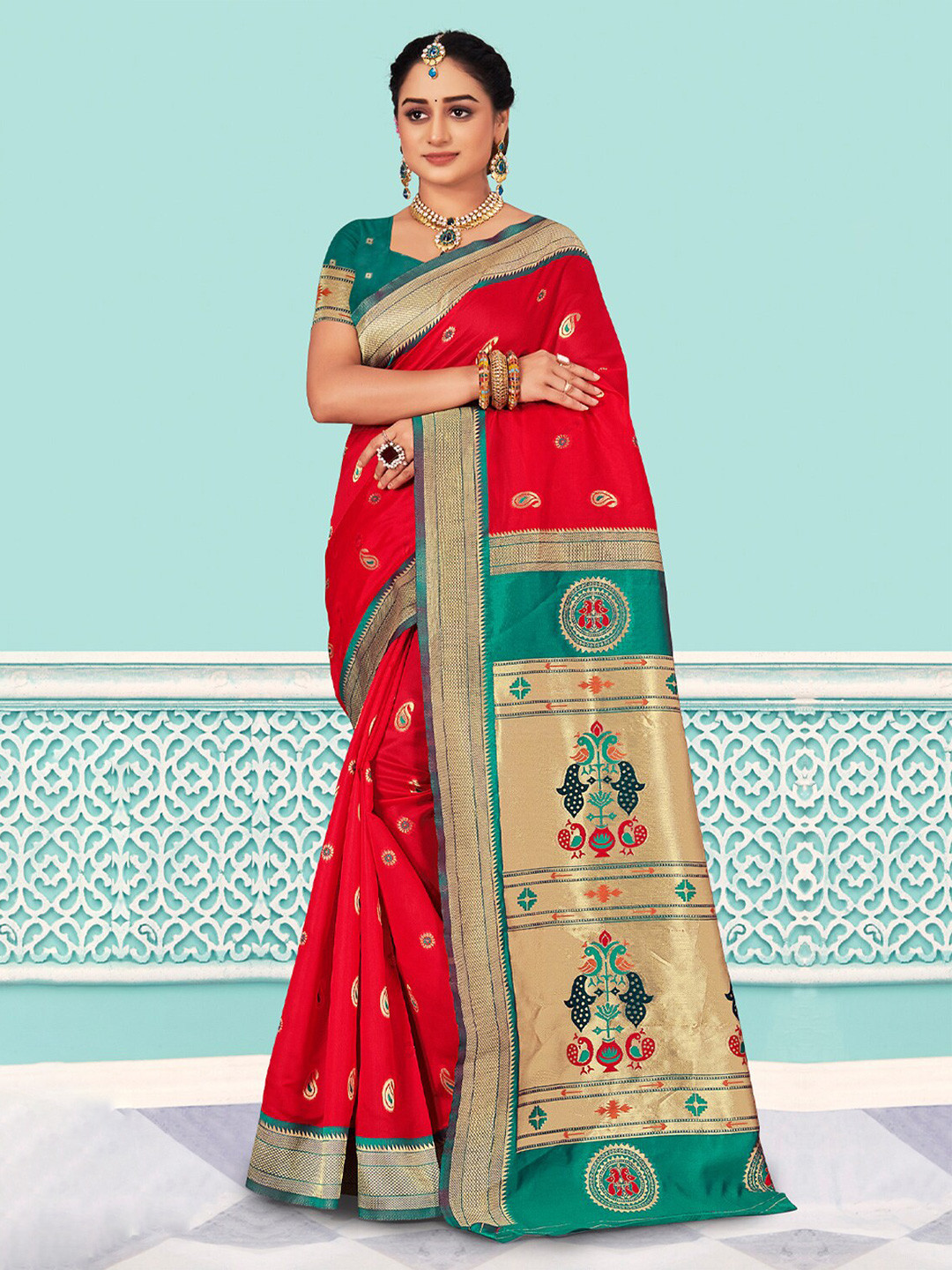 

SANGAM PRINTS Woven Design Zari Silk Blend Saree, Red