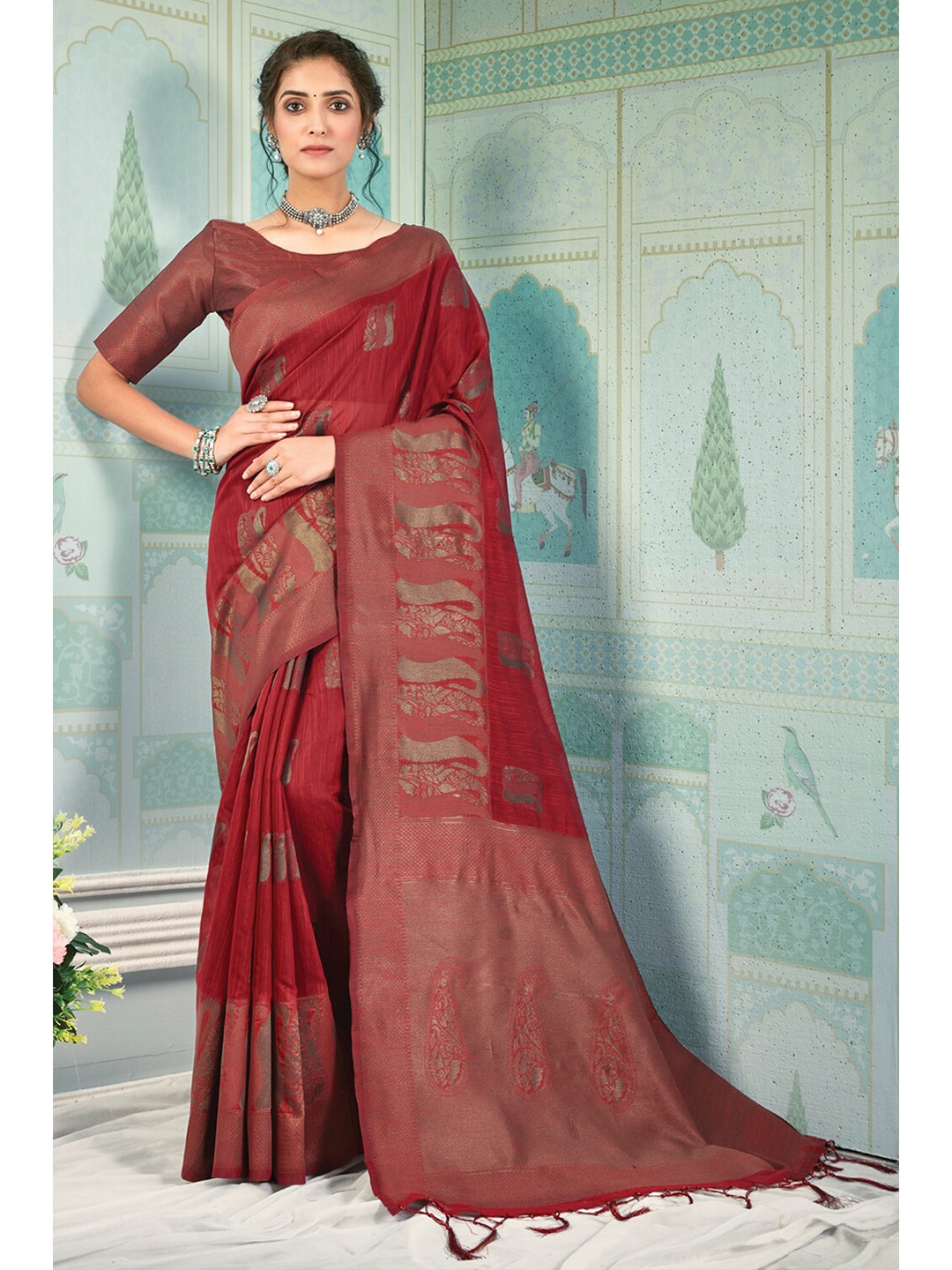 

SANGAM PRINTS Woven Design Zari Saree, Maroon