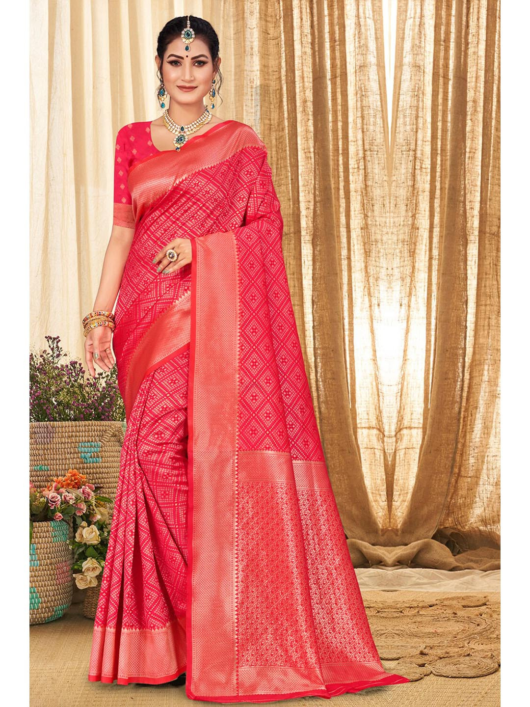 

SANGAM PRINTS Woven Design Zari Patola Saree, Pink