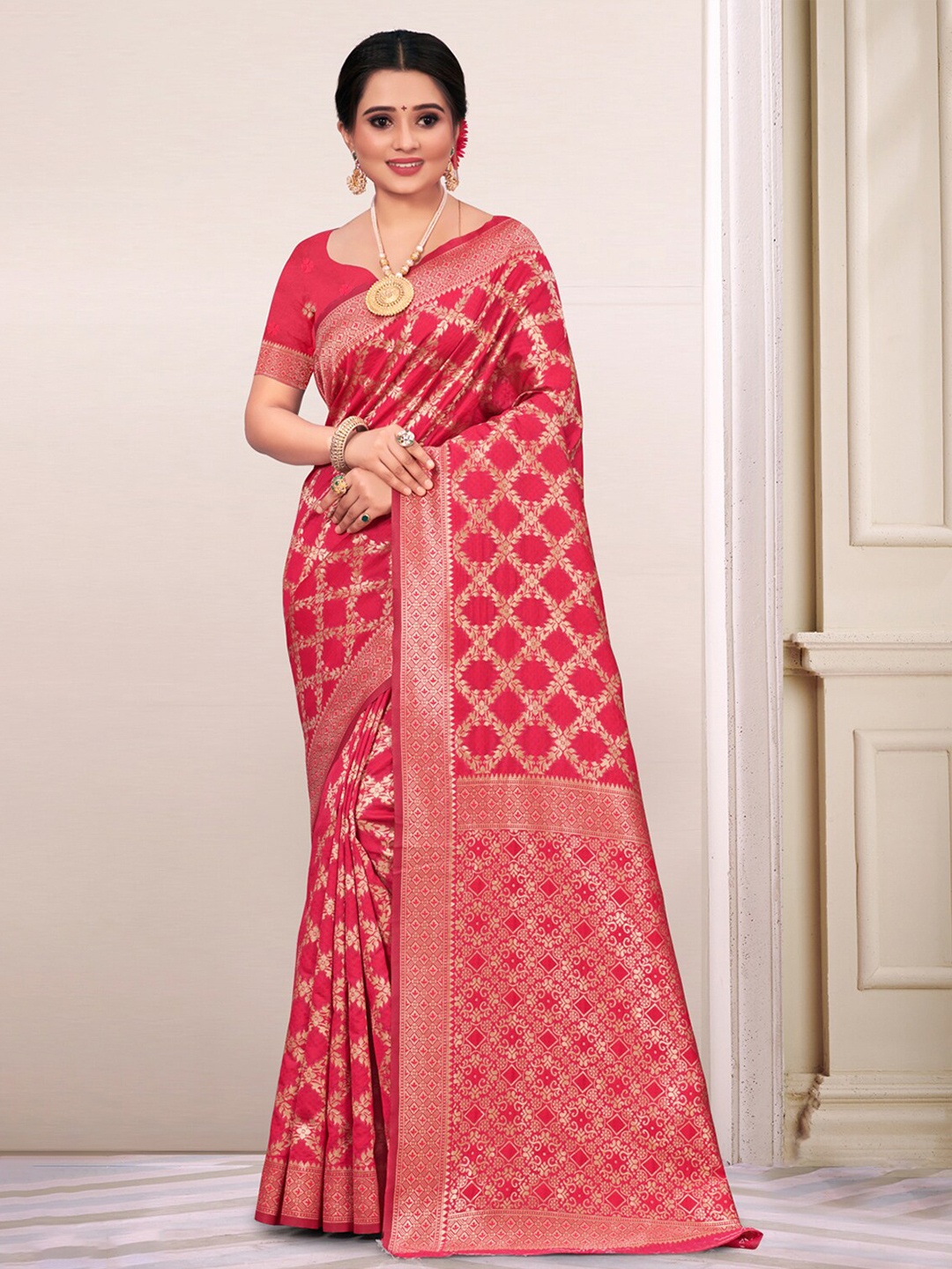 

SANGAM PRINTS Woven Design Zari Patola Saree, Pink