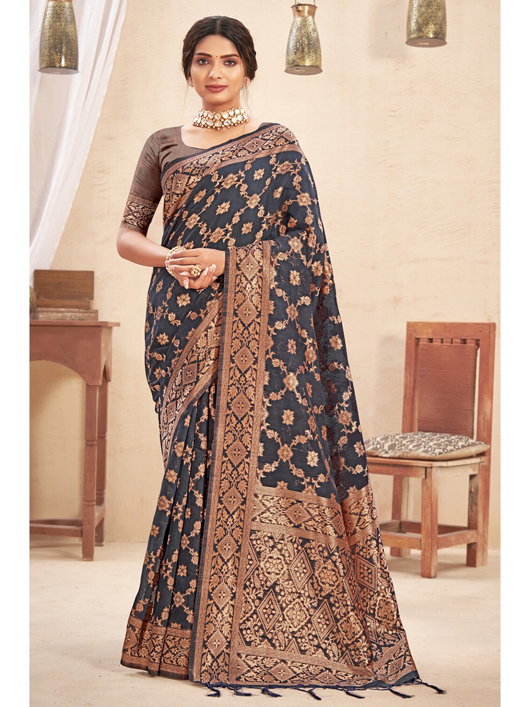 

SANGAM PRINTS Woven Design Zari Saree, Navy blue
