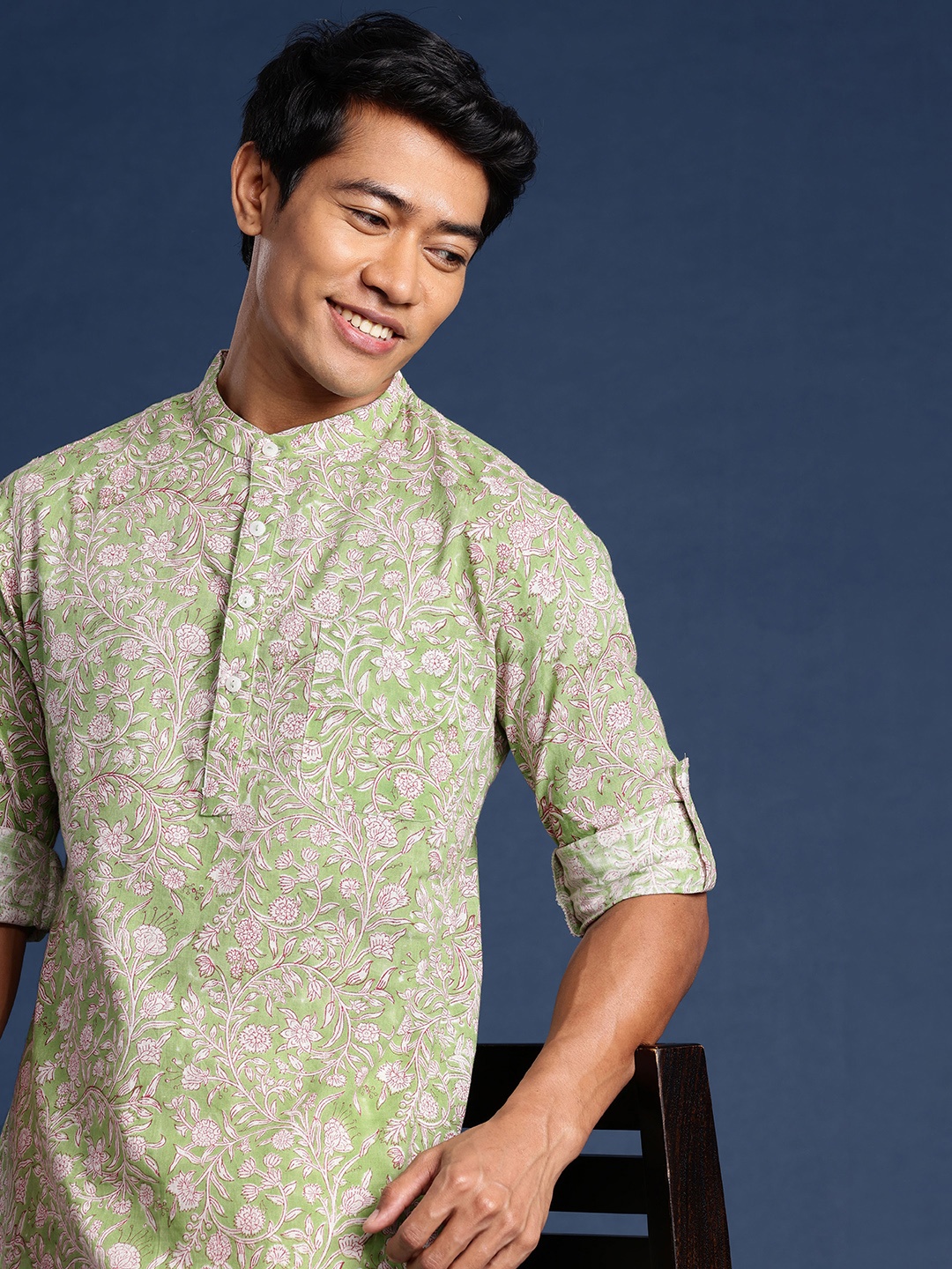 

Taavi Men Woven Legacy Pure Cotton Ethnic Motifs Printed Kurta, Green