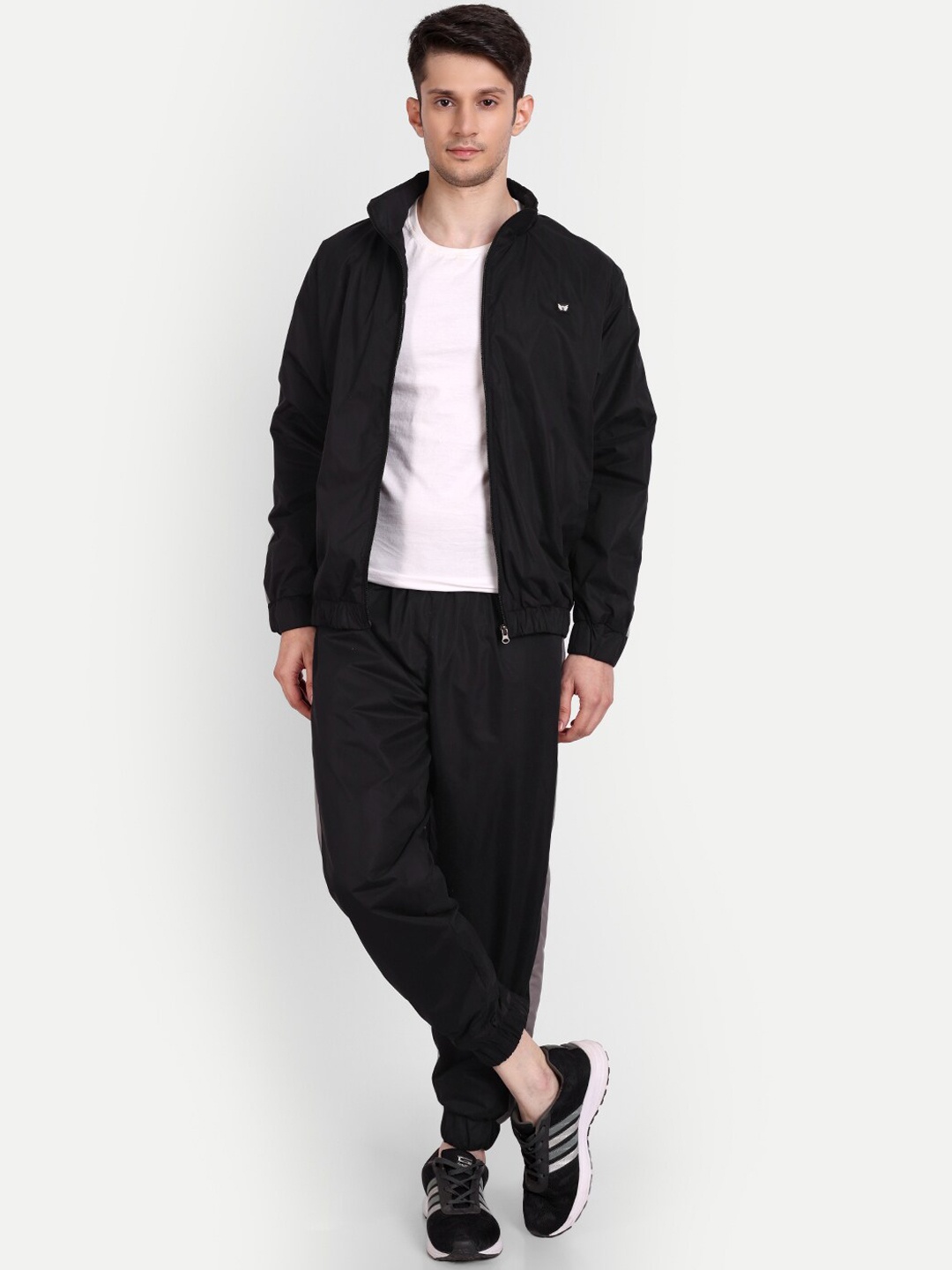 

SIAPA Men Tracksuits, Black