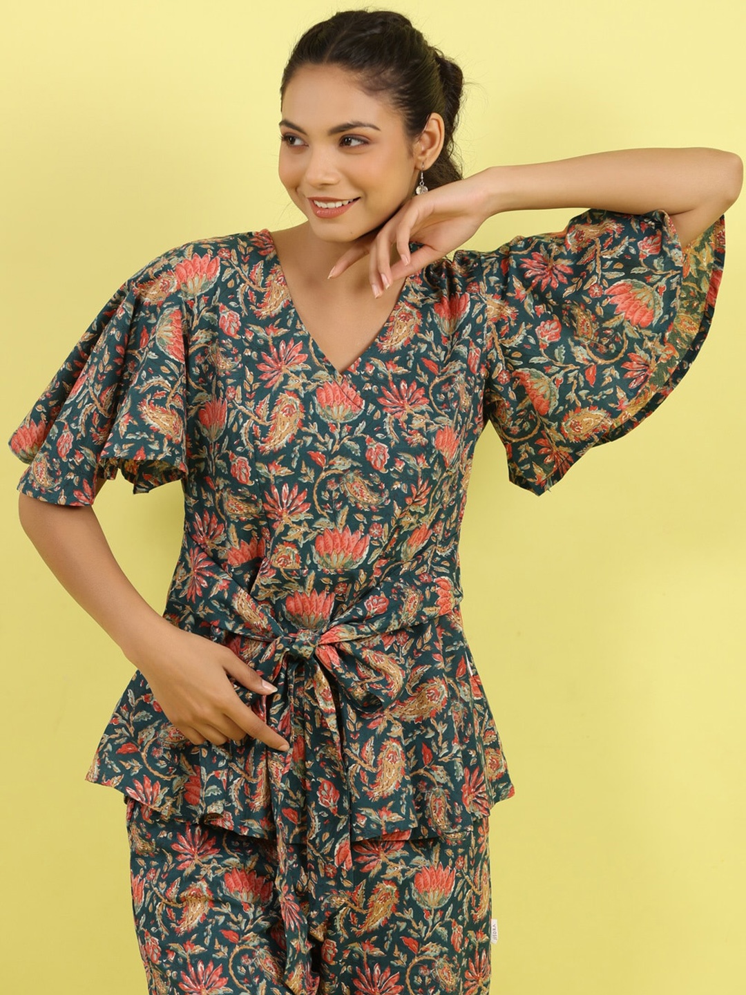 

JISORA Floral Printed Pure Cotton Night suit, Green
