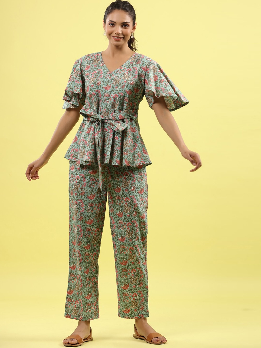 

JISORA Women Pure Cotton Printed Night suit, Green