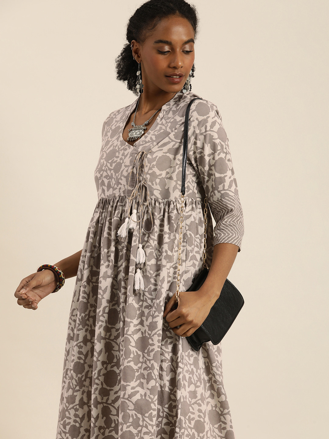 

Taavi Bagru Pure Cotton Ethnic Motifs Printed Angrakha Kurta, Grey