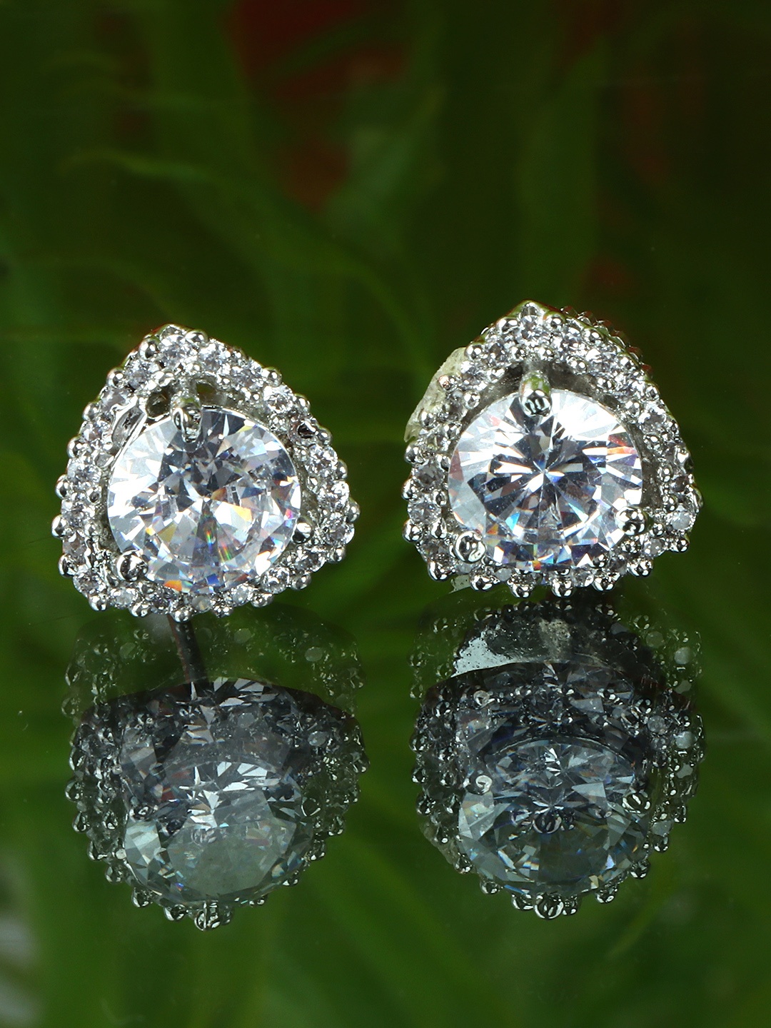 

AURAA TRENDS Rhodium Plated Contemporary Studs Earrings, White