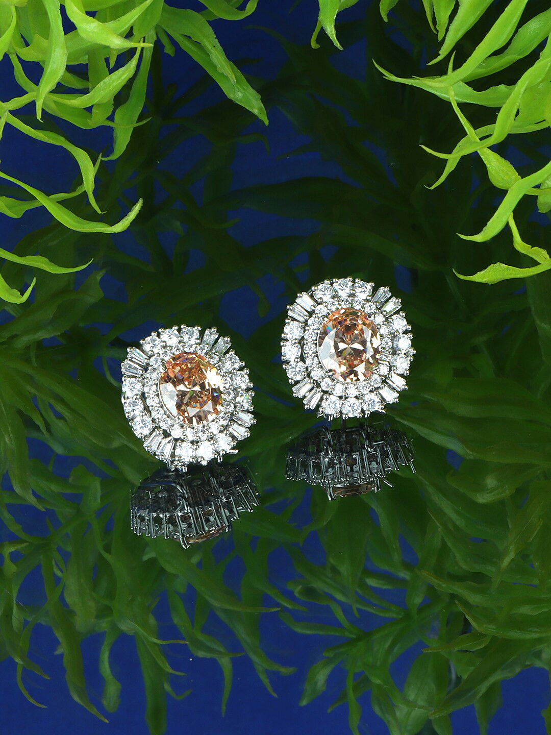 

AURAA TRENDS Rhodium Plated Contemporary Studs Earrings, White