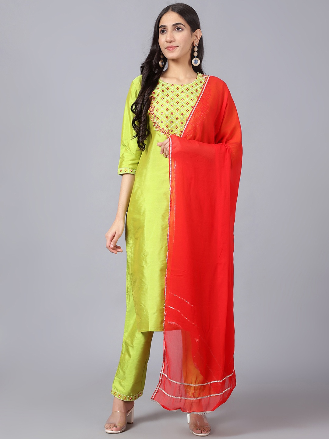 V TRADITION Women Embroidered Thread Work Kurta with Trousers, Green