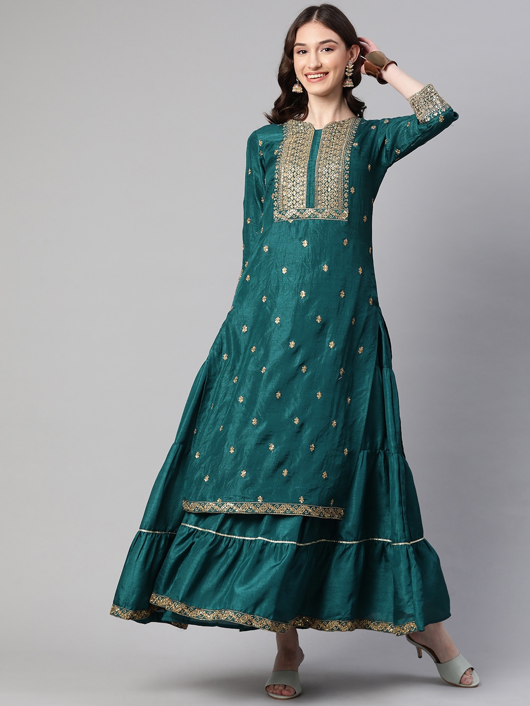 

Cottinfab Women Teal Floral Embroidered Kurta