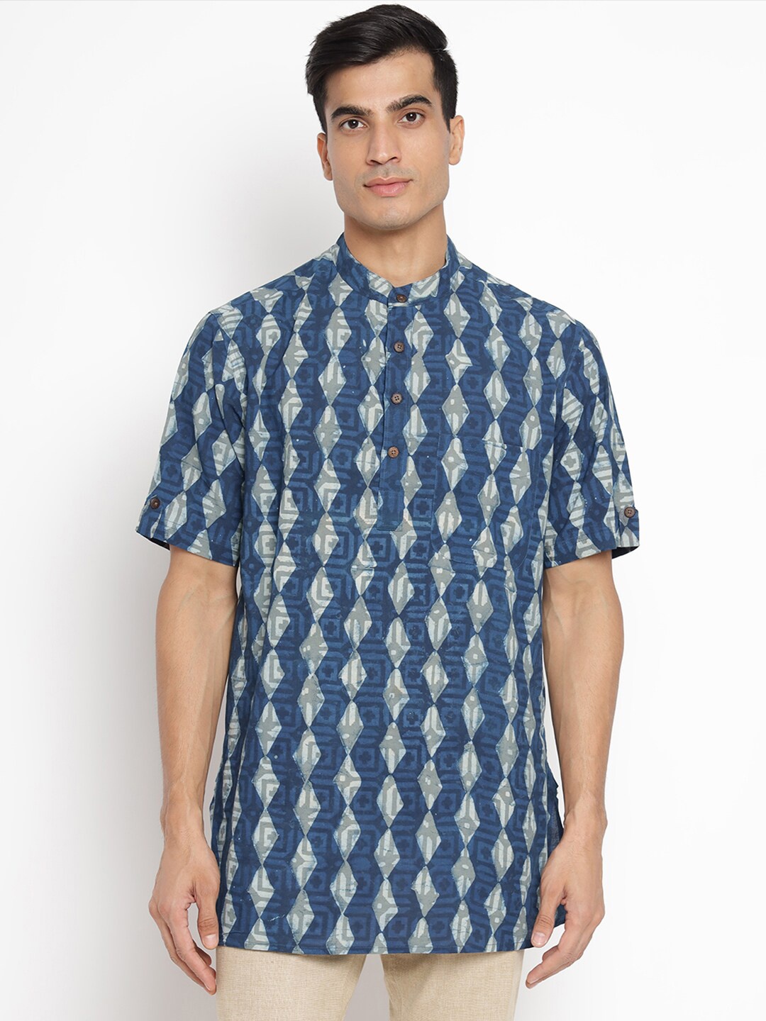 

Fabindia Men Geometric Yoke Design Thread Work Kurta, Blue