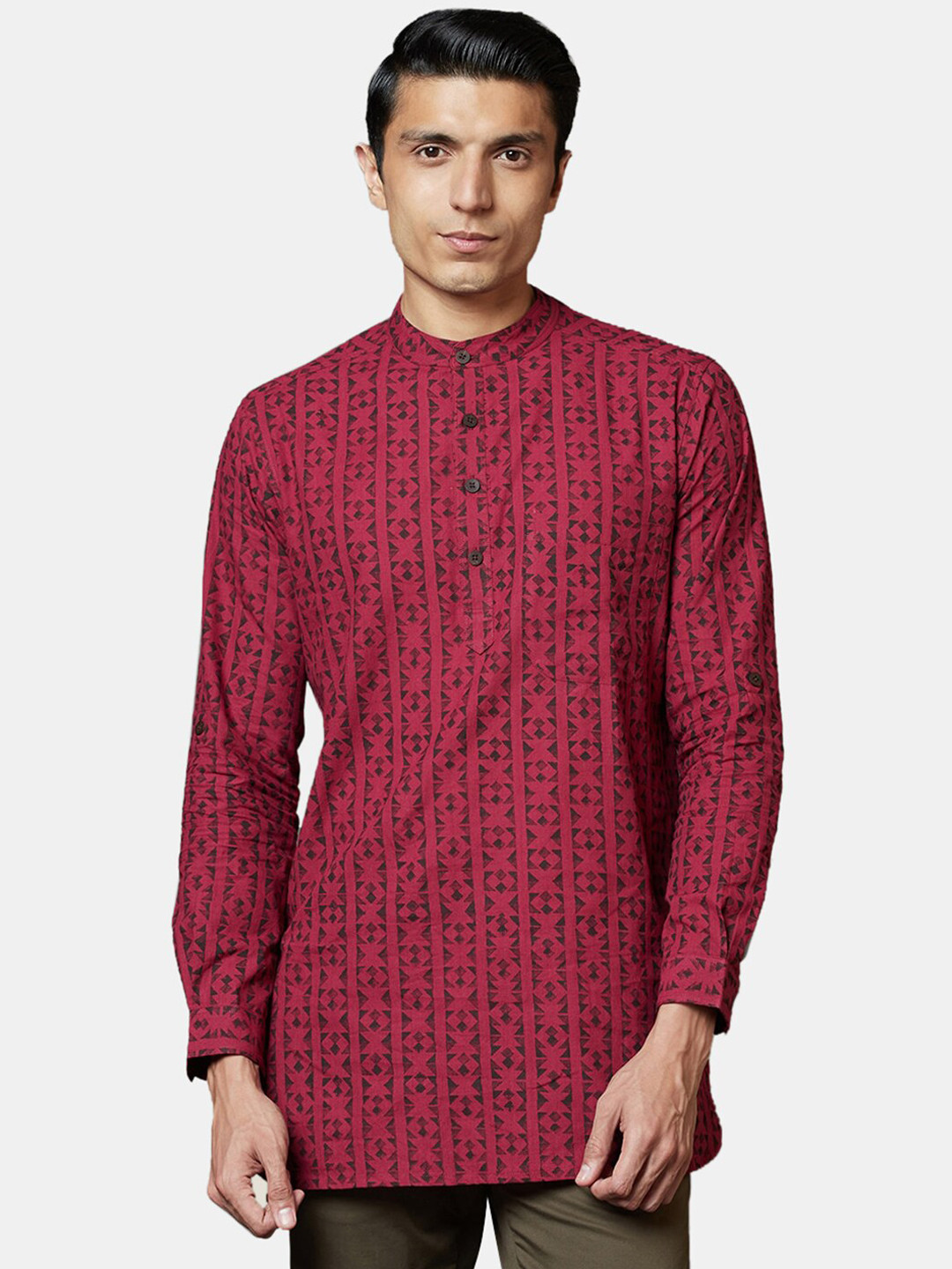 

Fabindia Men Geometric Printed Cotton Kurta, Maroon