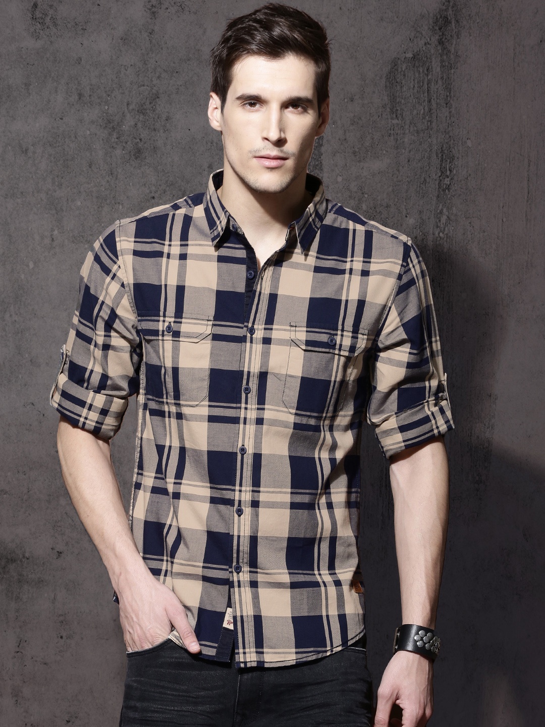 

Roadster Men Navy Blue & Beige Summer Check Casual Shirt