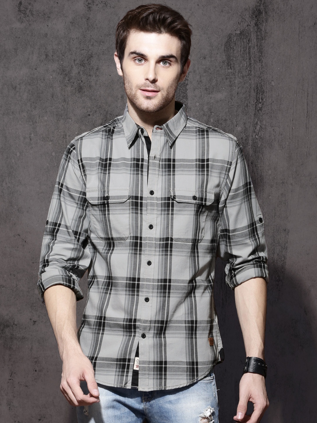 

Roadster Men Grey Slim Fit Checked Sustainable Casual Shirt