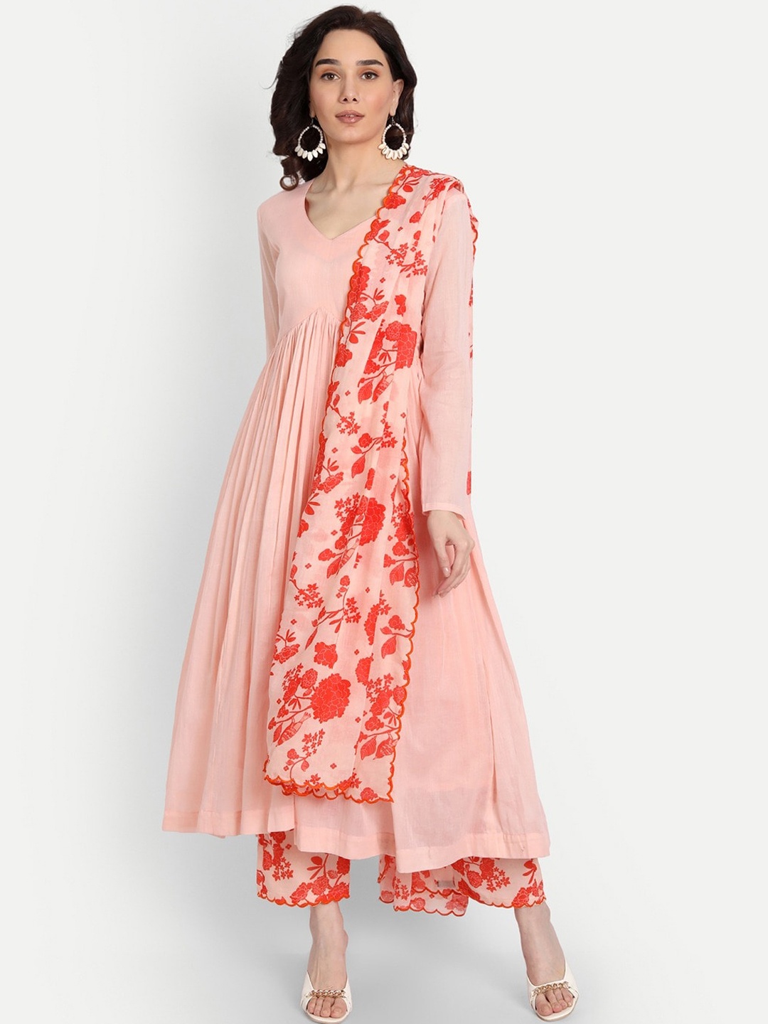 

KAPASRITI Floral Pleated Pure Cotton Kurta with Trousers & With Dupatta, Peach