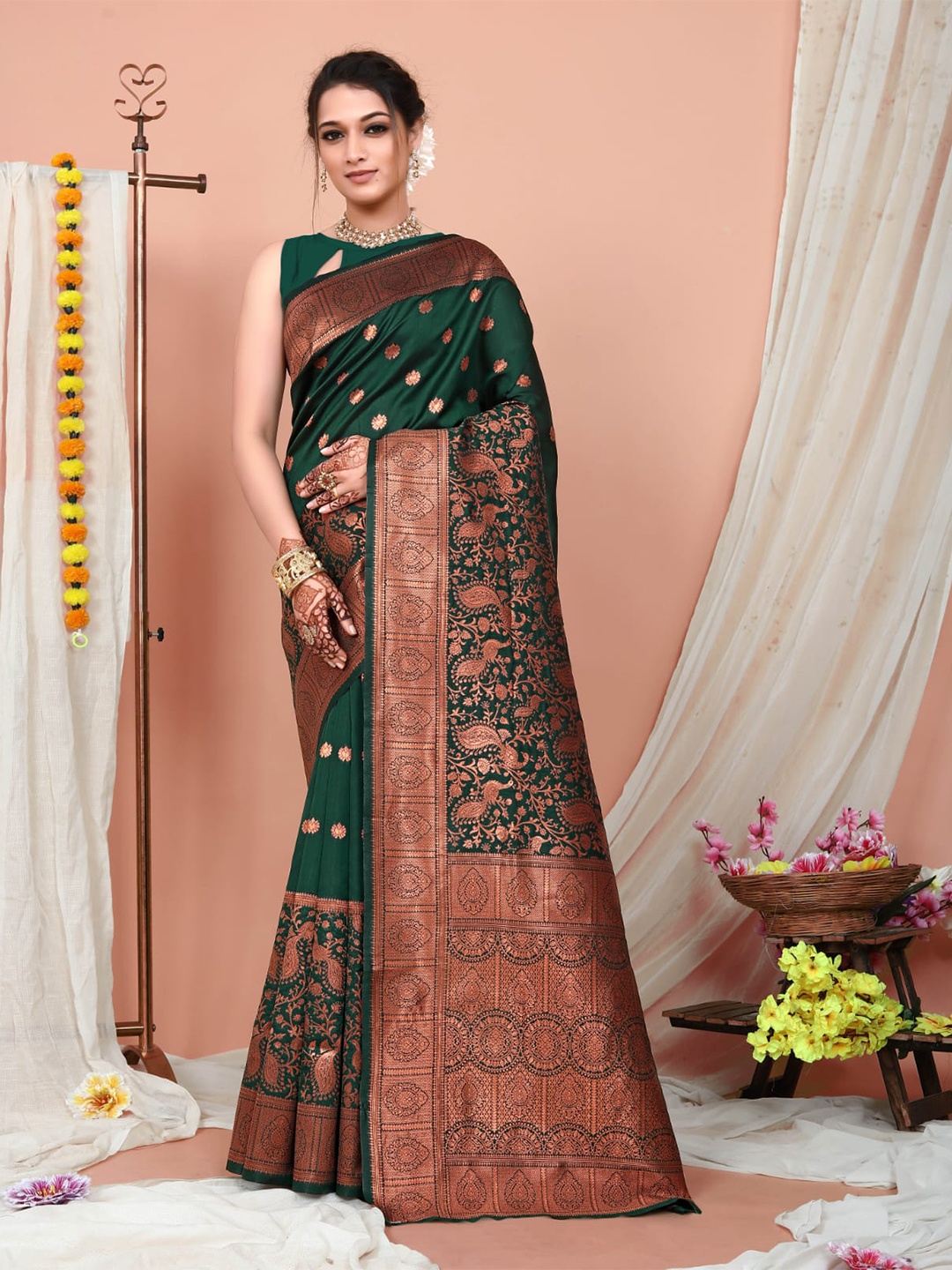 

ZIKARAA Woven Design Zari Pure Silk Banarasi Saree, Green