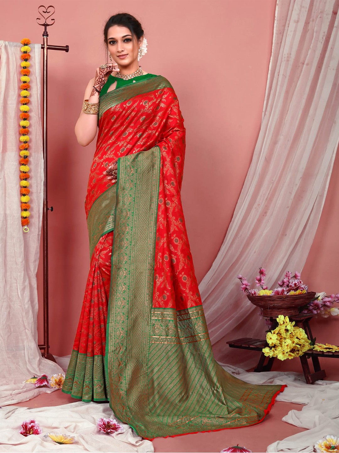 

ZIKARAA Woven Design Zari Pure Silk Banarasi Saree, Red