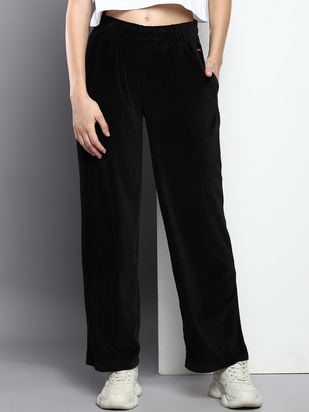 

Tommy Hilfiger Women Straight Fit Organic Cotton Trouser, Black