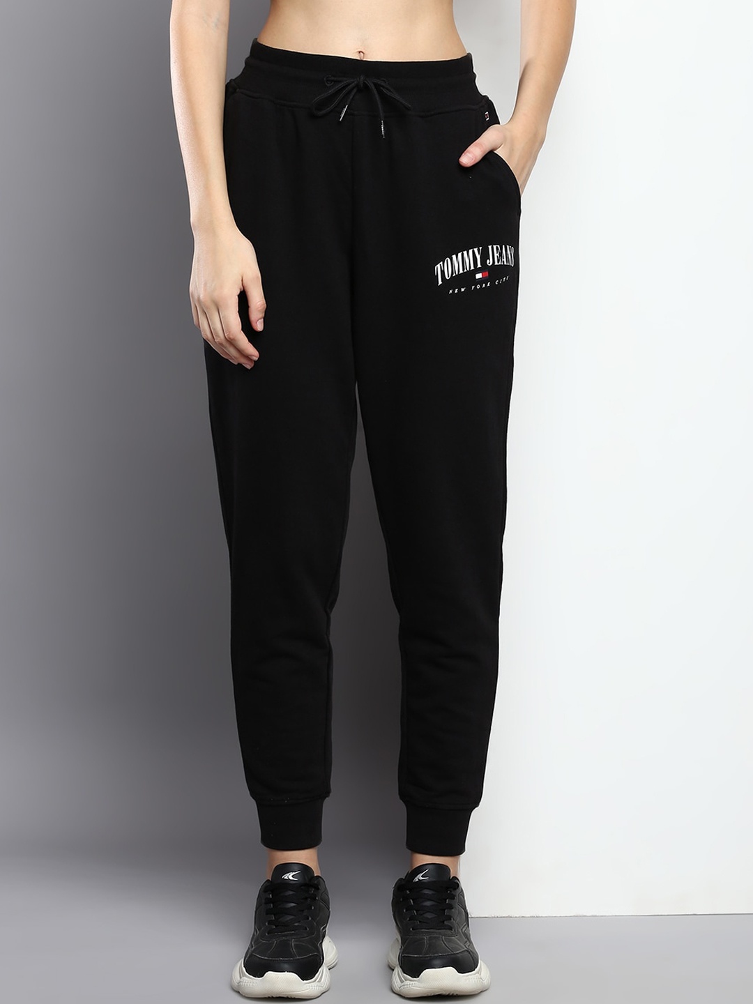 

Tommy Hilfiger Women Joggers, Black