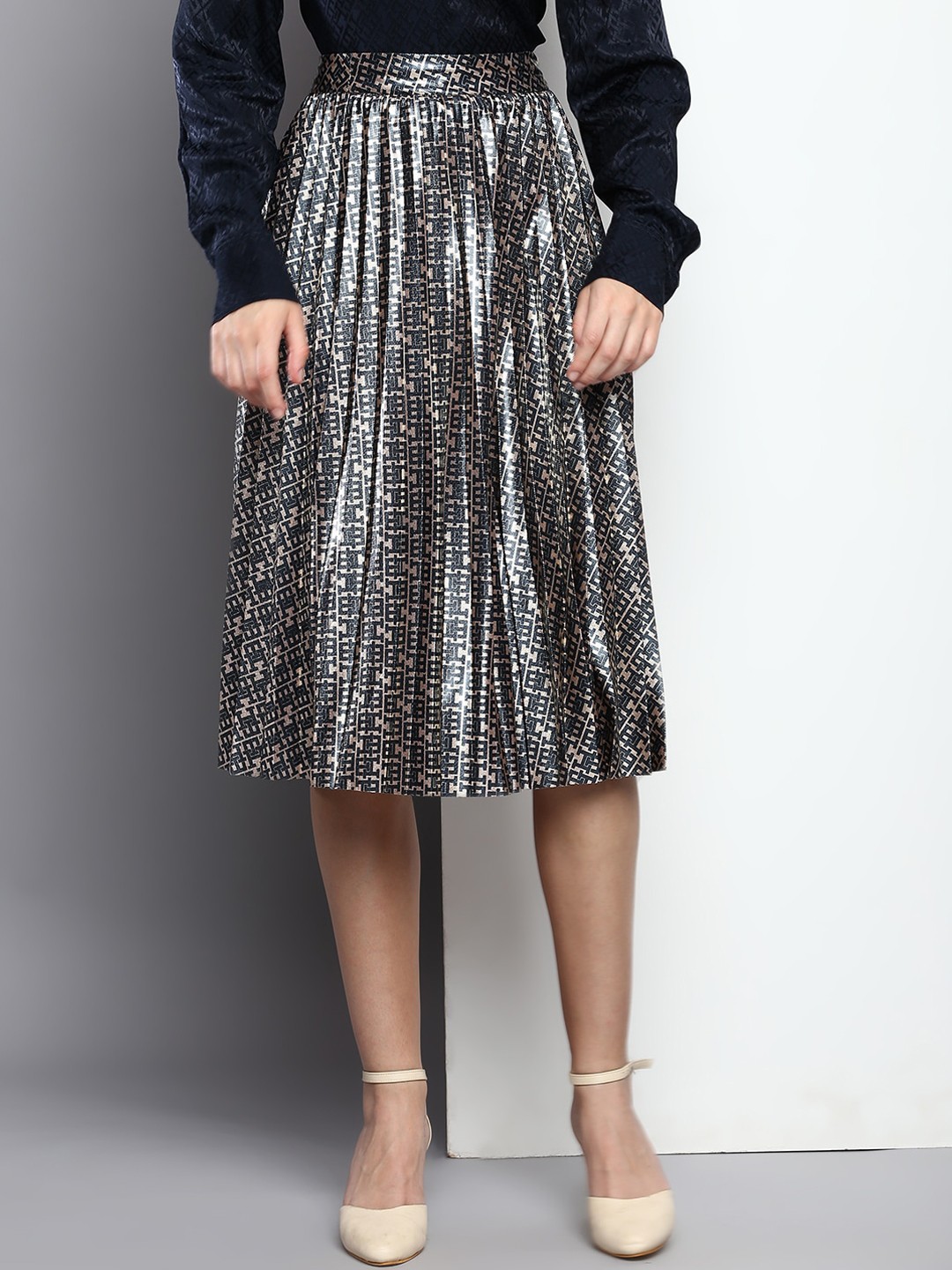 

Tommy Hilfiger Printed Flared Knee-Length Skirts, Gold