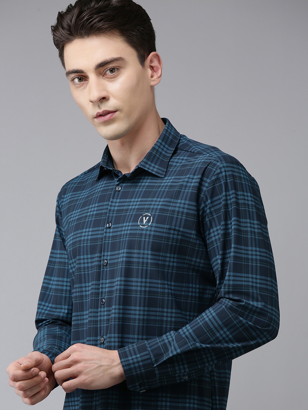

Van Heusen Men Pure Cotton Slim Fit Tartan Checks Casual Shirt, Navy blue