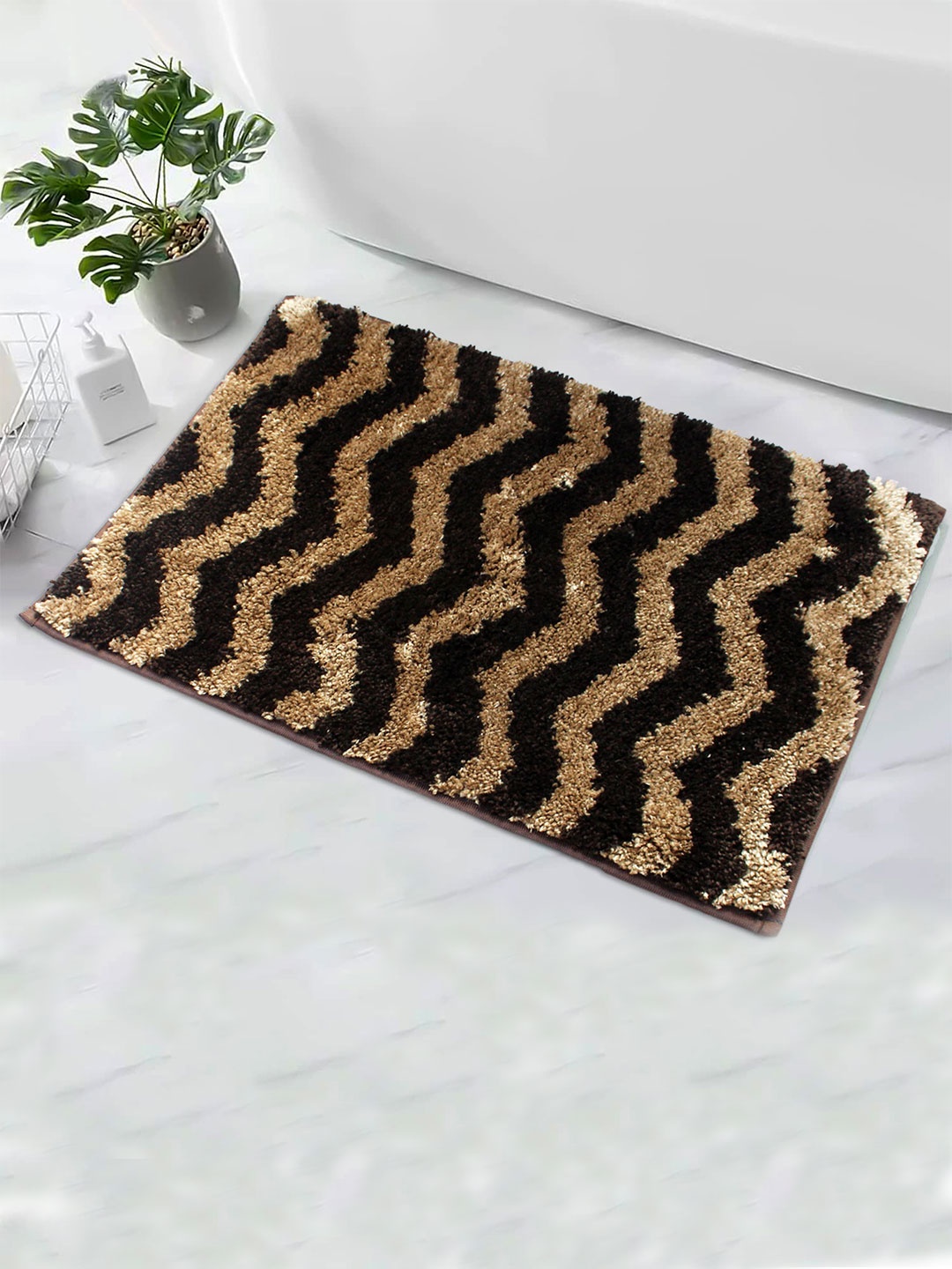 

LUXEHOME INTERNATIONAL Coffee Brown Striped 1600 GSM Bath Rugs