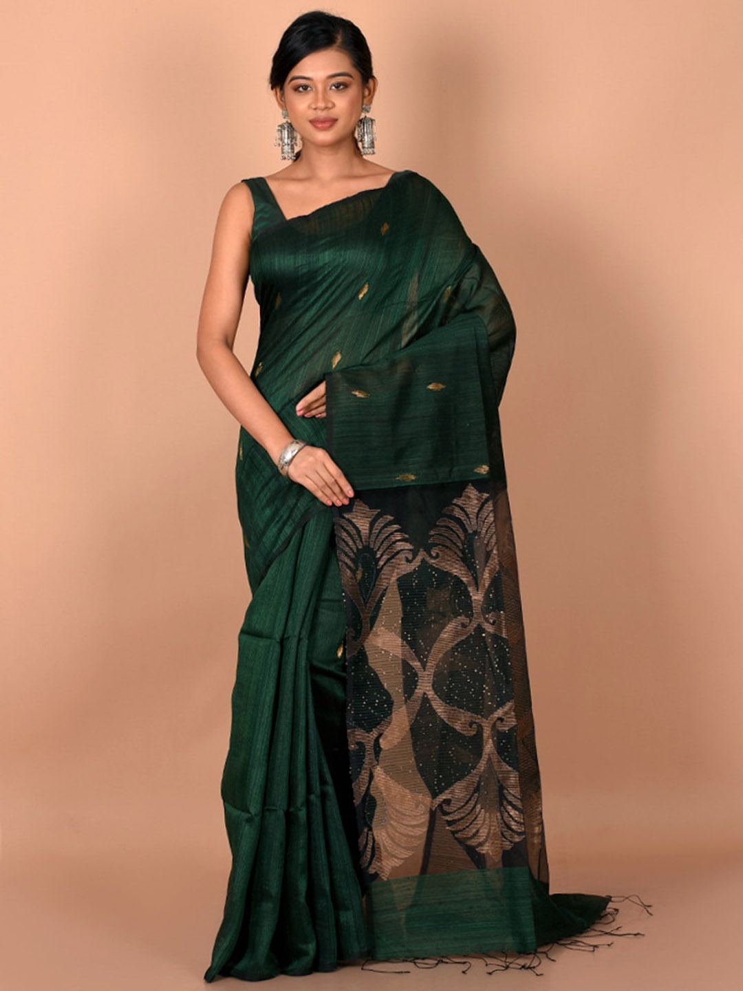 

AllSilks Green & Gold-Toned Woven Design Saree