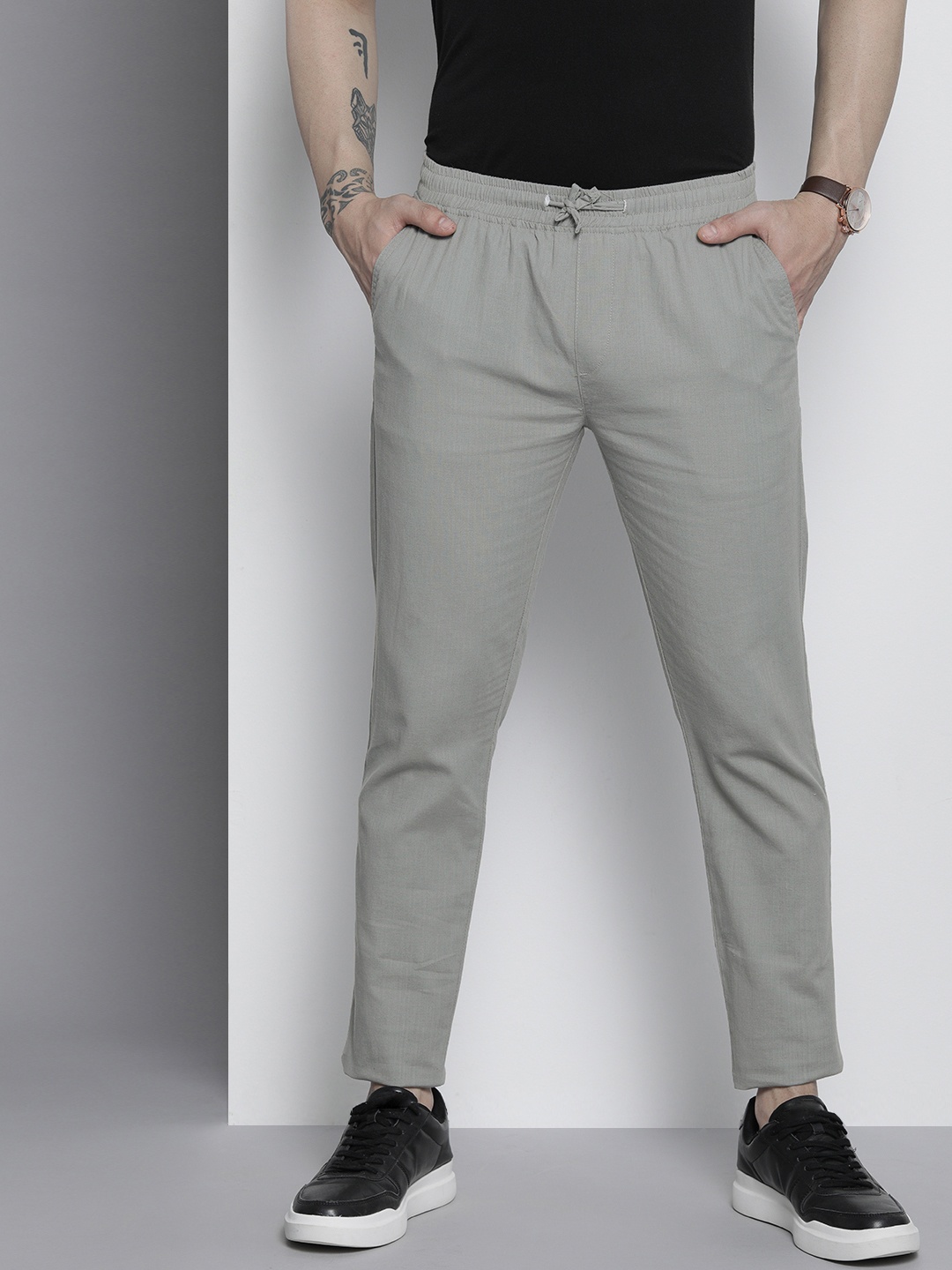 

The Indian Garage Co Men Grey Slim Fit Cotton Trousers