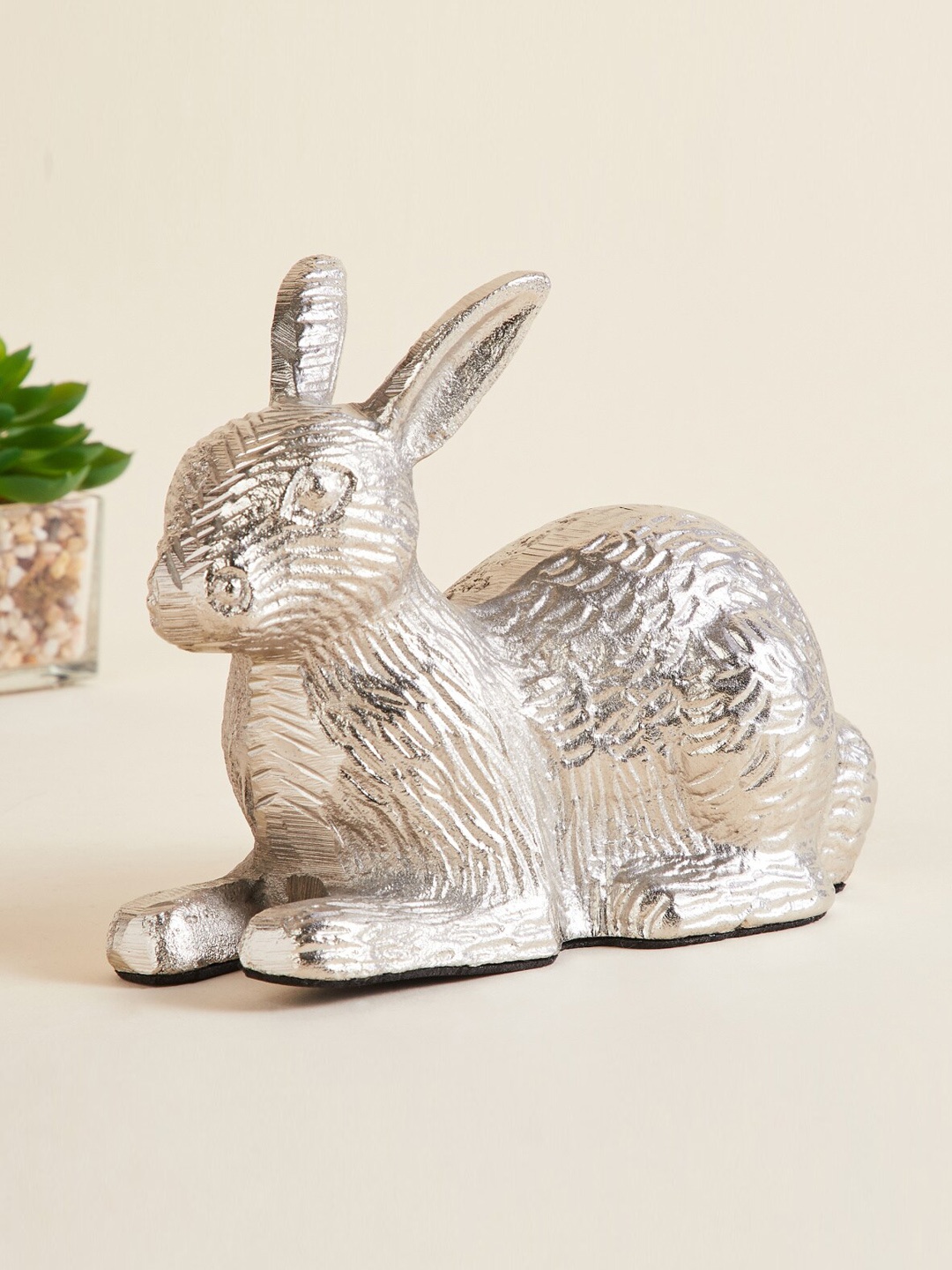 

Home Centre Silver-Toned Textured Bunny Figurine Showpiece