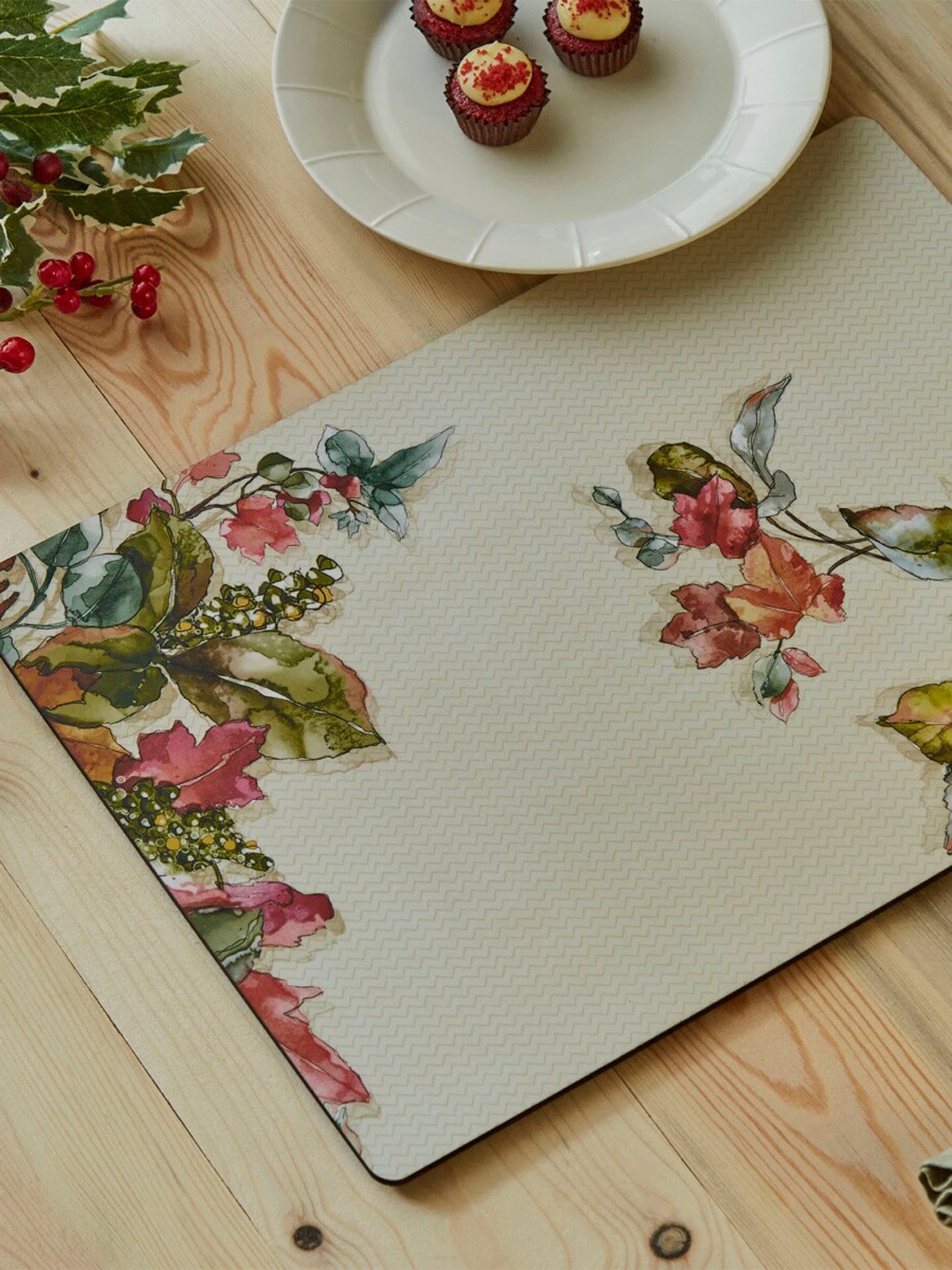 

Home Centre Carols Beige & Red Floral Printed Wooden Dining Placemat