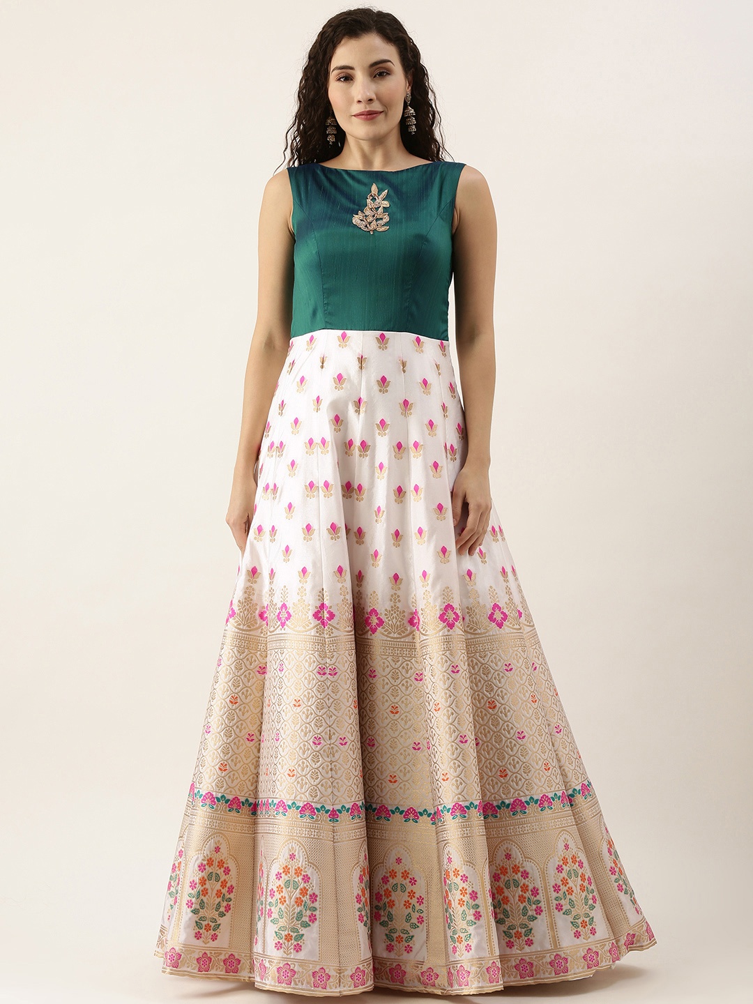 

Ethnovog Ready To Wear Green N White Jacquard Kali Style Gown