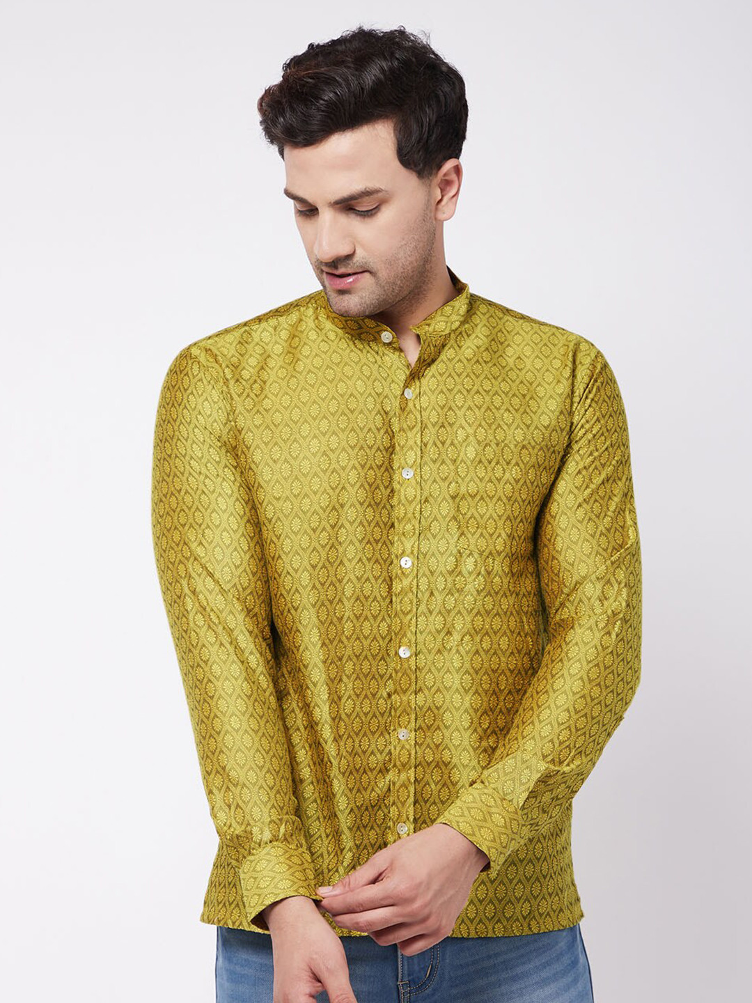 

VASTRAMAY Men Premium Printed Casual Shirt, Mustard