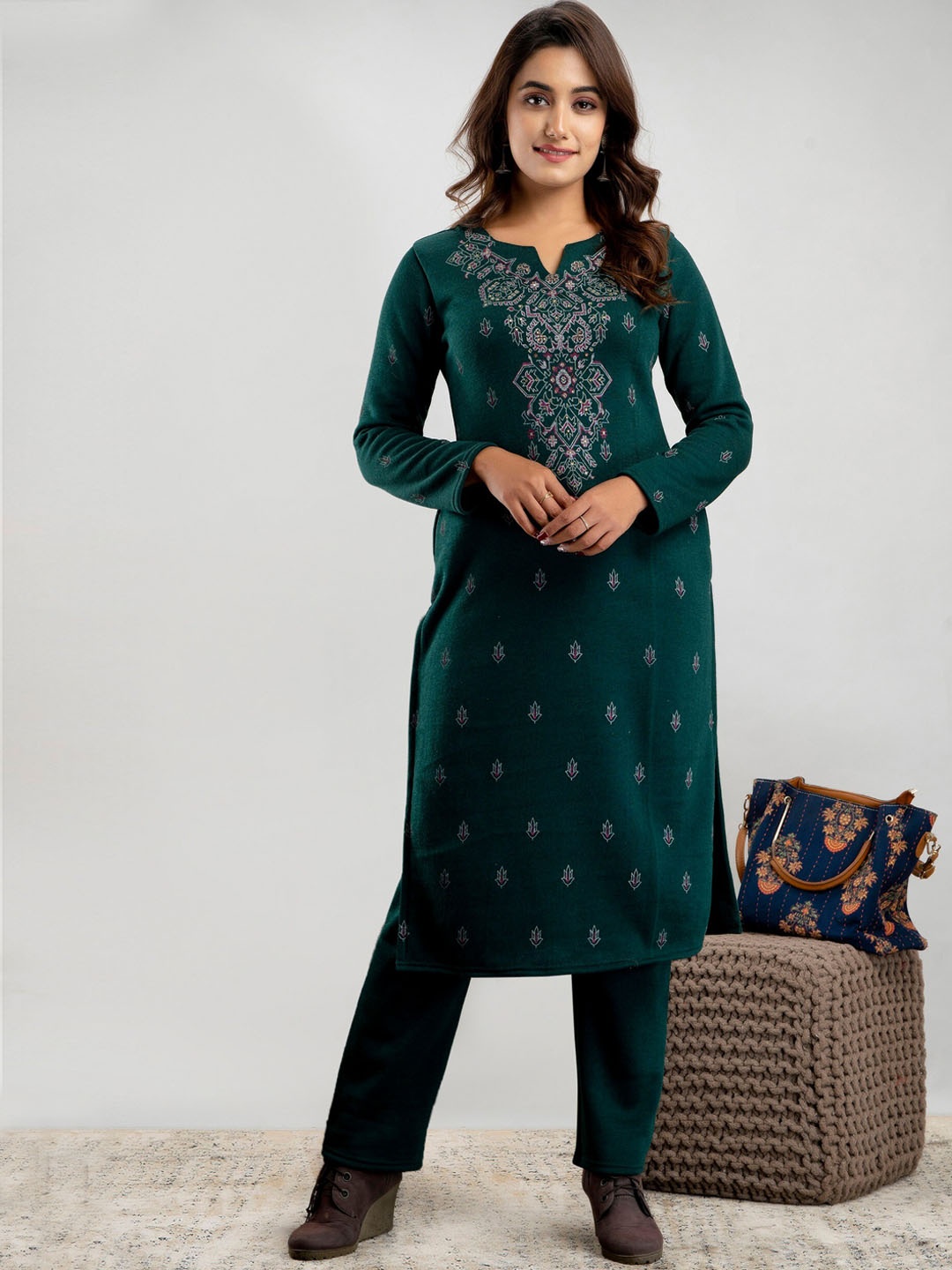 

SUTI Ethnic Motifs Printed Round Neck Kurta with Trousers, Green