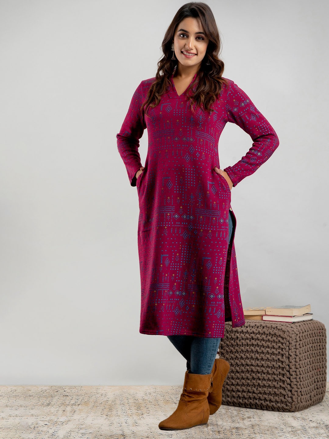

SUTI Women Ethnic Motifs Printed Wool Kurta, Magenta
