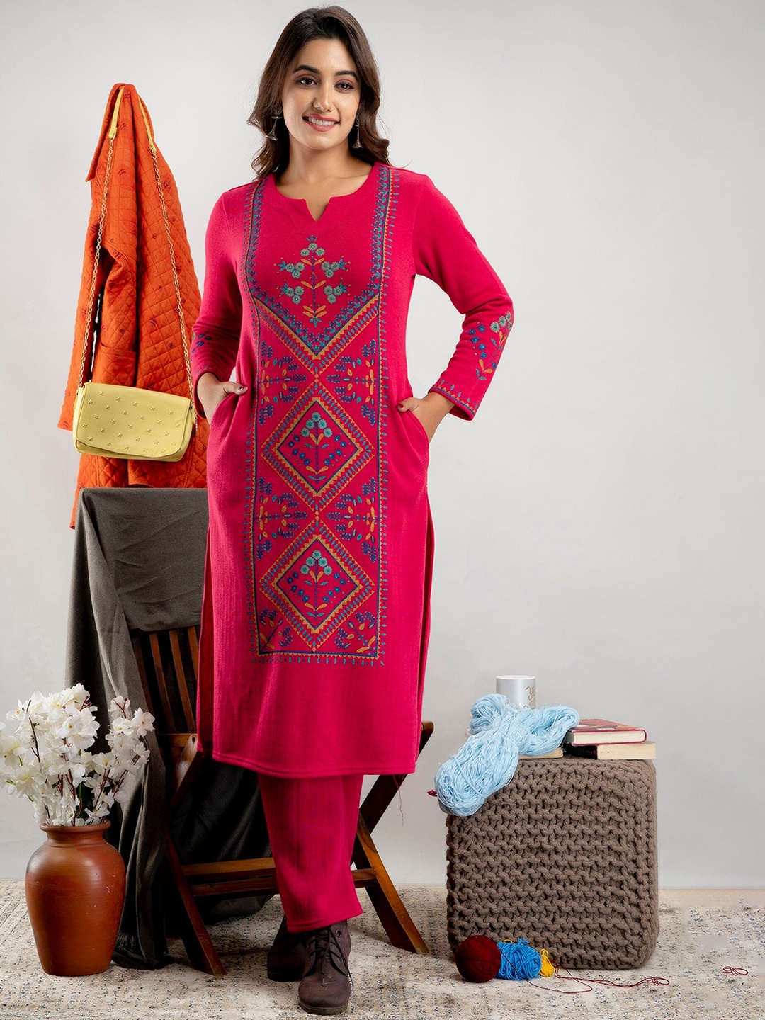 

SUTI Ethnic Motifs Printed Round Neck Kurta with Trousers, Red