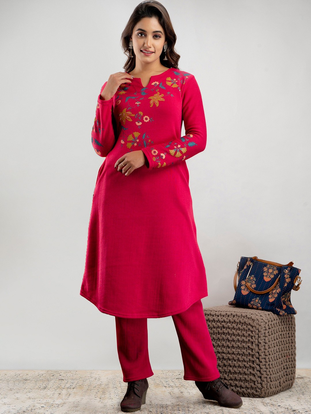 

SUTI Ethnic Motifs Printed Round Neck Kurta with Trousers, Red
